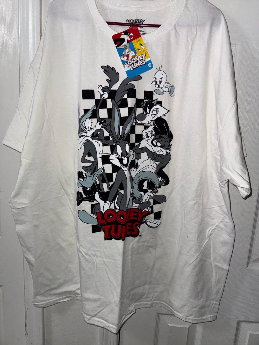 Looney Tunes White Graphic Short-Sleeve Tee